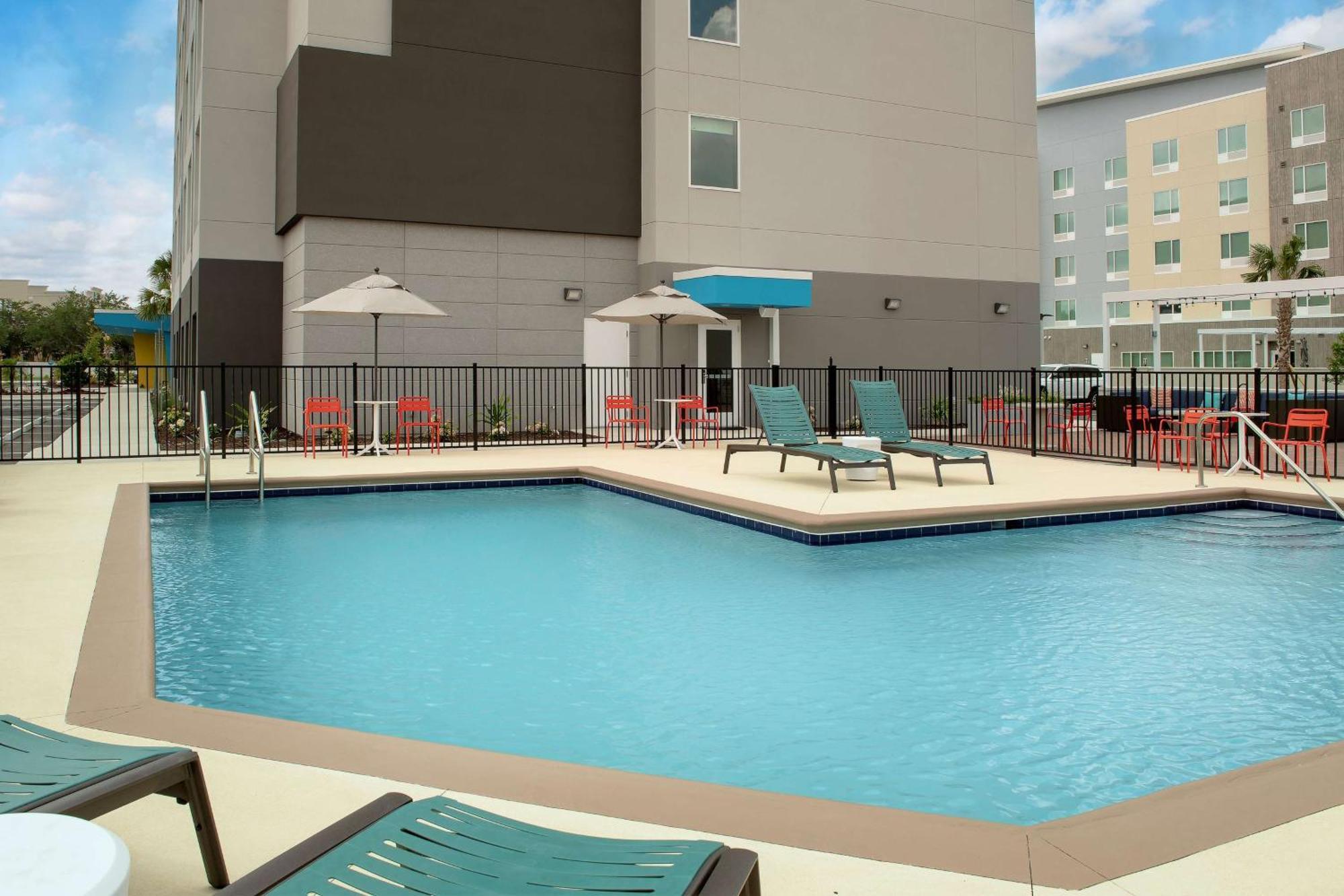 Tru By Hilton Jacksonville Airport Екстериор снимка