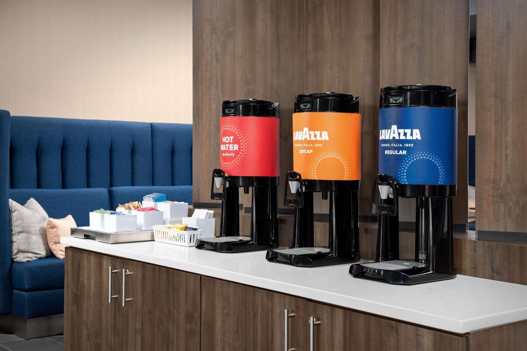 Tru By Hilton Jacksonville Airport Екстериор снимка
